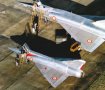 Ce Mirage III C s'apprte  accompagner ce Mirage IV pour son premier vol
