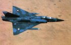 Ce Mirage III B survole le dsert  ct de Dijbouti