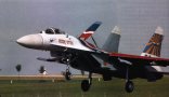 Atterrissage d'un Su-27 de la patrouille russe "Russian Knights"